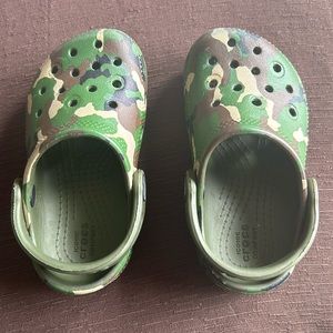 Camouflage toddler crocs